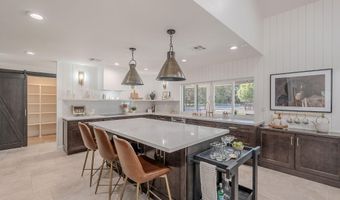 2724 W COLT Rd, Chandler, AZ 85224