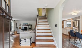 61 Harlem St, East Providence, RI 02916