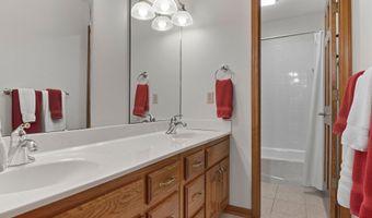 10047 SW 101st St, Auburn, KS 66402