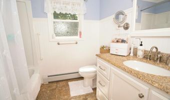 129 Summit St, Baileyville, ME 04694