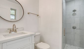 220 Rolling Hills Dr, Aledo, TX 76008
