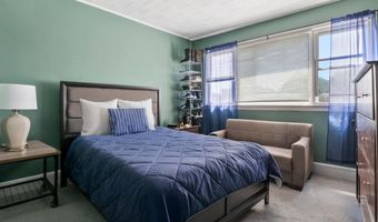 81 W 3RD St, Bayonne, NJ 07002