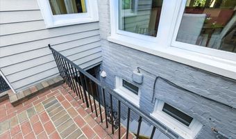 2816 27TH St NW, Washington, DC 20008