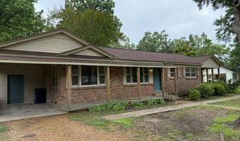 208 East St, Batesville, MS 38606