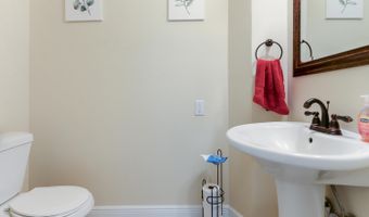 2013 Pointe Clear Dr, Biloxi, MS 39531