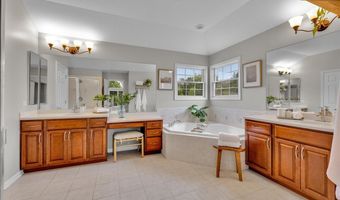 5 Covington Ct, Algonquin, IL 60102