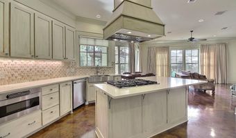 7470 Sevenoaks Ave, Baton Rouge, LA 70806