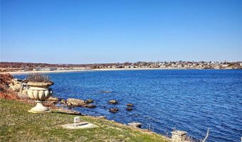 727 Boston Neck Rd, Narragansett, RI 02882