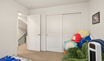 37 N Mountain Ave, Ashland, OR 97520