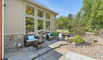 102 Greenhurst Ct, Auburn, IN 46706