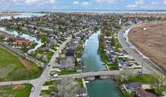 6334 Marina Dr, Algonac, MI 48001