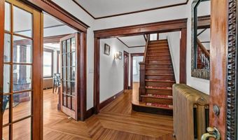 32 Thurston Ave A, Newport, RI 02840