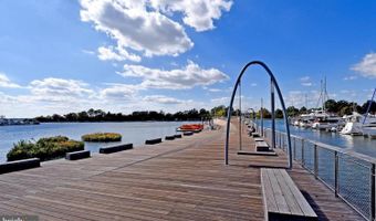 45 SUTTON Sq SW 1006, Washington, DC 20024