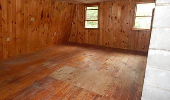 17 W Birch Ln, Beaver Cove, ME 04441