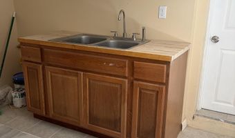 25 N Aberdeen Pl, Atlantic City, NJ 08401