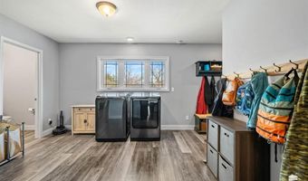 3673 Stewart Farm Rd, Wamego, KS 66547