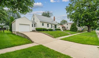717 3rd Ave SE, Dyersville, IA 52040