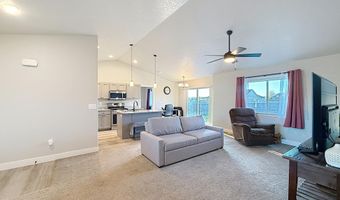 39 Harmony St, Buffalo, WY 82834