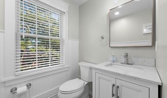 112 8TH St E, Beach Haven, NJ 08008