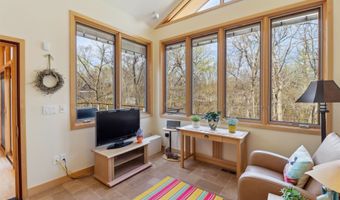 1201 Oakwood Dr, Polk City, IA 50226