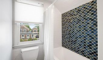10 Blanding Ave, Barrington, RI 02806