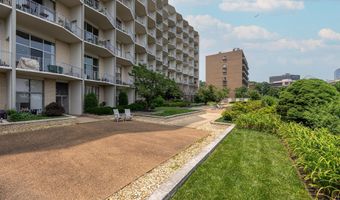 1200 N NASH St 232, Arlington, VA 22209