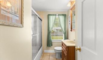 16 Kingsford Ave, East Providence, RI 02915