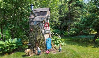 N254 MEADOWBREEZE Court, Appleton, WI 54915