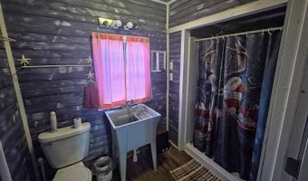 647 E 1st St, Lucas, KS 67648