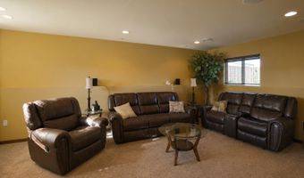 2112 S Lawson St, Aberdeen, SD 57401