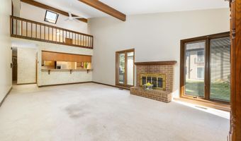 271 N McClellan St 105, Auburn, IN 46706