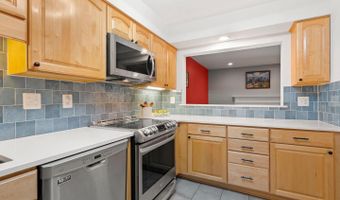 5713 BREWER HOUSE Cir #302, Rockville, MD 20852