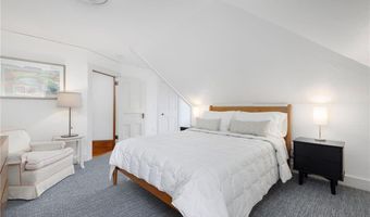 14 Greenough Pl B, Newport, RI 02840