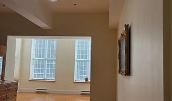 2 School St 403, Lincoln, RI 02802