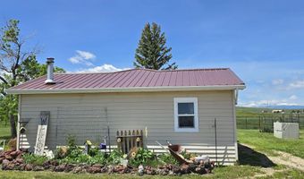 30 Pioneer Rd, Buffalo, WY 82834