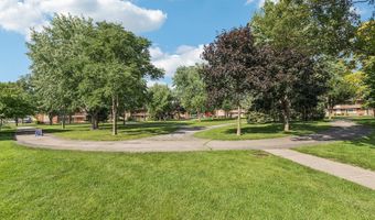 1115 E Algonquin Rd 8, Arlington Heights, IL 60005