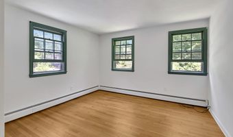 3 Deerfield Dr, Clinton, CT 06413