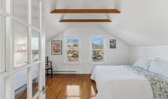 200 Narragansett Ave, East Providence, RI 02915