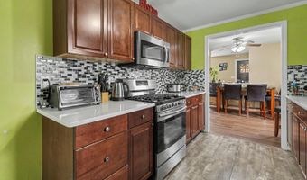 18 Tappen St, Avenel, NJ 07001