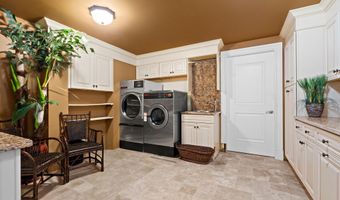 32 BENMORE Ter, Bayonne, NJ 07002