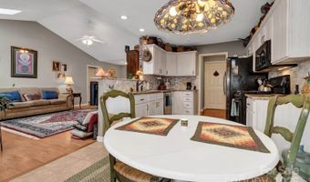 16 Sunview Cir, Arden, NC 28704