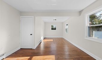 22 Guilette Pl, Amityville, NY 11701