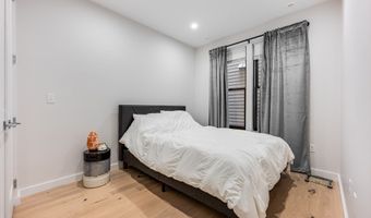 340 W 2nd St 3, Boston, MA 02127