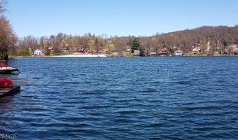 83 Lakeside Dr, Alloway, NJ 07461