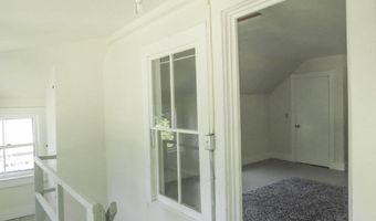 25 Charles St, Belfast, ME 04915