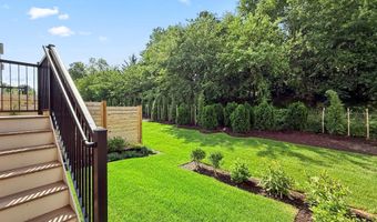 2550 FARMSTEAD Dr, Rockville, MD 20850