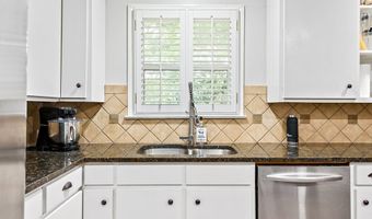 303 Lakeview Dr, Andalusia, AL 36420