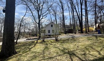 7 Hazen St, Chester, CT 06412