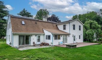 6 Caye Rd, Danbury, CT 06811