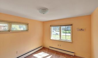 73 South St, Burlington, VT 05401